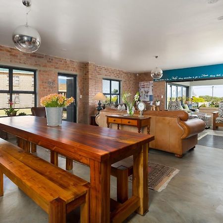 Stay At Friends Economic Rooms Malkopvlei Ngoại thất bức ảnh