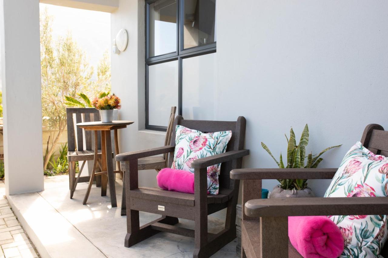 Stay At Friends Economic Rooms Malkopvlei Ngoại thất bức ảnh